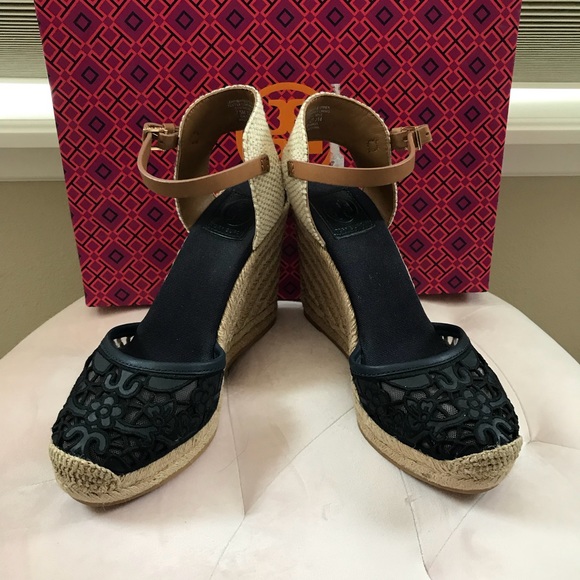 TORY BURCH LUCIA LACE WEDGE ESPADRILLE - Picture 5 of 8